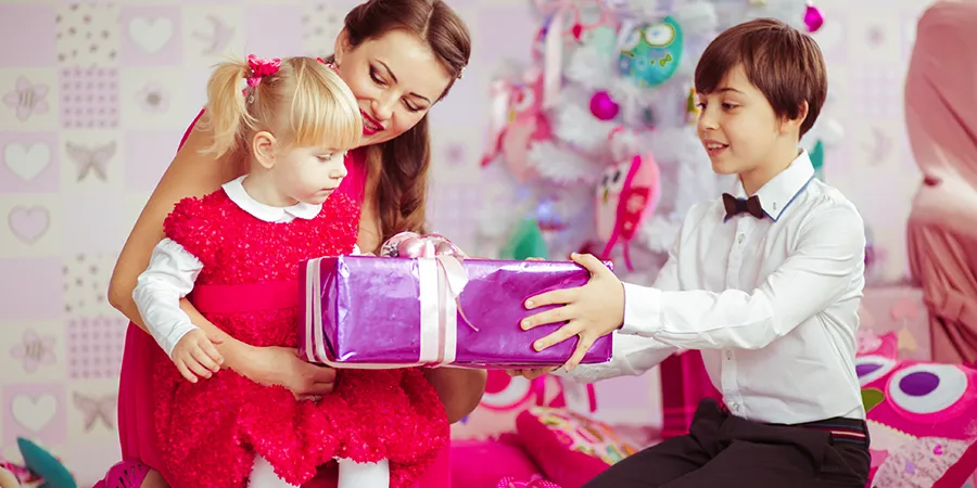 Kako odabrati pravi poklon za devojčicu od 2 godine