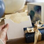 Poklon-kartica i upakovan rođendanski poklon za dete od 10 do 14 godina